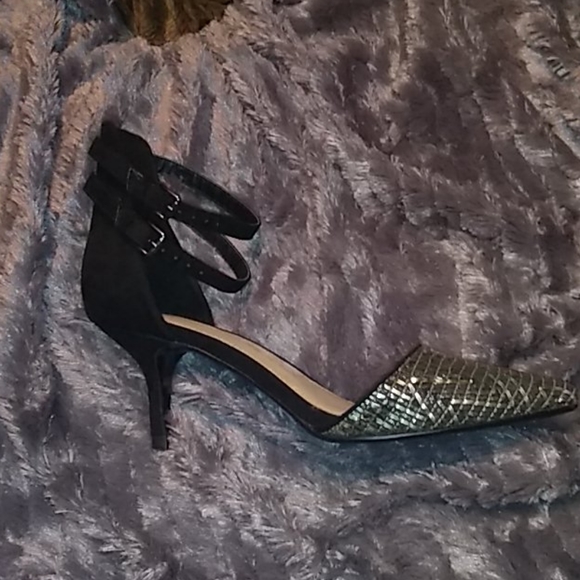 Like new Zara Trafaluc black and silver shoes - Picture 7 of 7